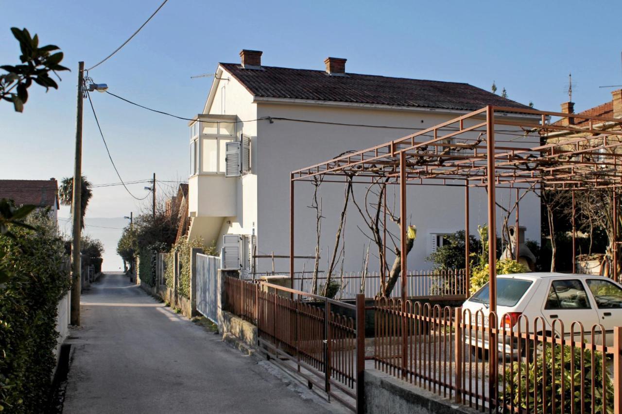 Apartments by the sea Kastel Stari, Kastela - 6059 Bagian luar foto